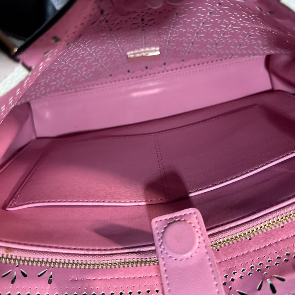 ✨ Kate Spade Leather Hayes Perf Tote Bright White / Bright Pink Interior NWOT 💕 - Picture 16 of 16